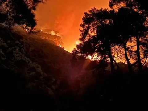 Antalya kastaki orman yangini 2 gununde mudahale suruyor TNy9VIlW