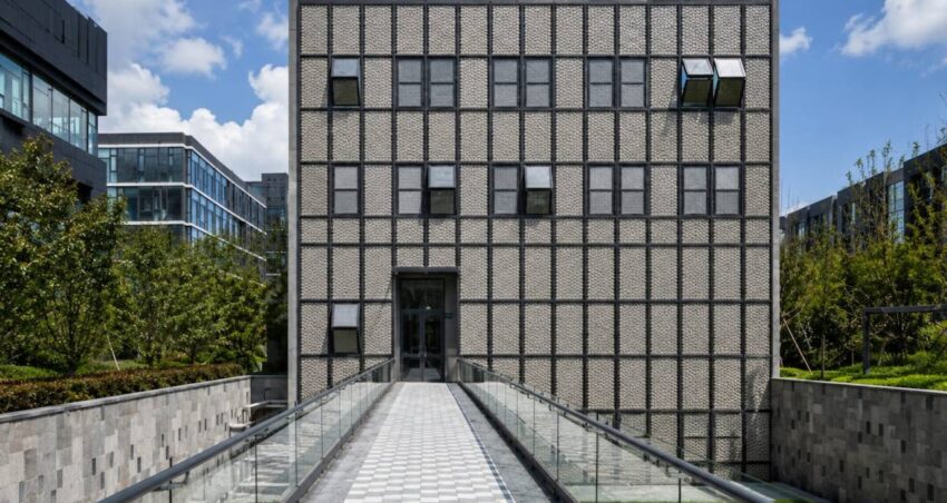Koca binayi teneke kutularindan yaptilar cQpgemkz